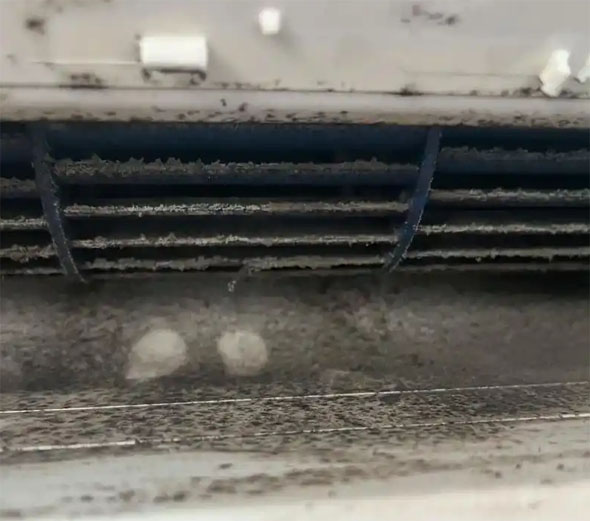 稷山空调吹的风有股烧焦味是怎么回事